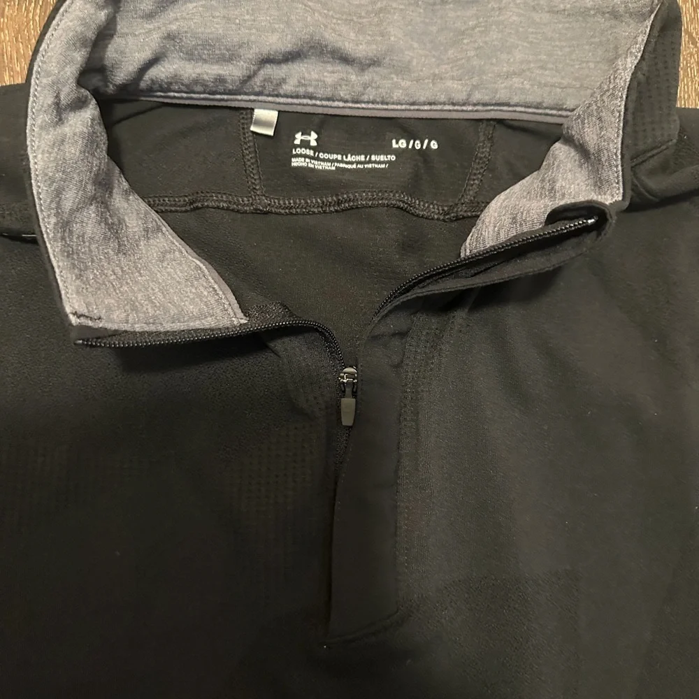 Under Armour Women 1/4 Zip Lightweight Black Pullover Top Running Hiking Walking - Picture 3 of 8